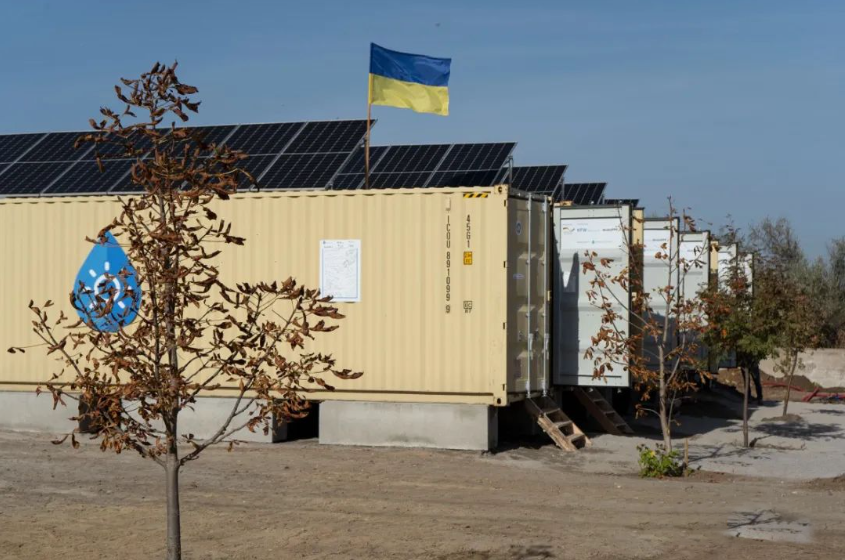 Německá společnost instaluje fotovoltaické zařízení na odsolování mořské vody na Ukrajině